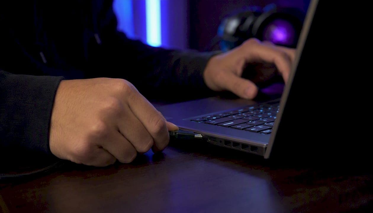 External Hack Explained: Risks, Laws, and Safe Alternatives
